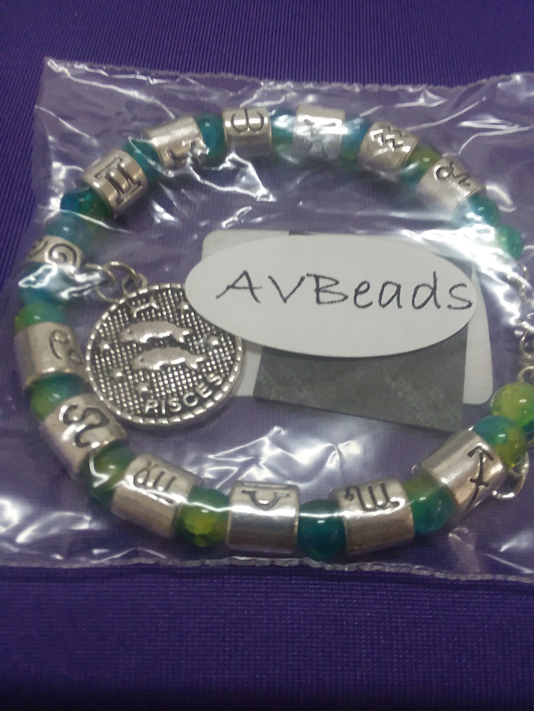 AVBeads Zodiac Charm Bracelet Pisces Beaded Memory Wire